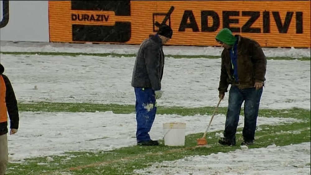 Modelul Pitesti! Cum se curata un gazon de zapada in 14 pasi spectaculos de simpli_9
