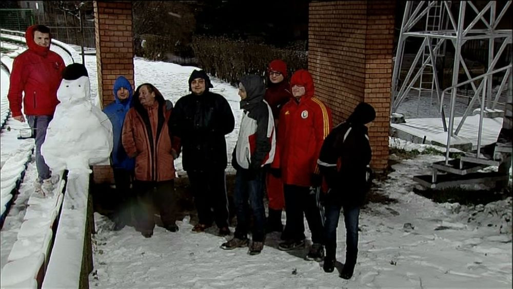 Modelul Pitesti! Cum se curata un gazon de zapada in 14 pasi spectaculos de simpli_13