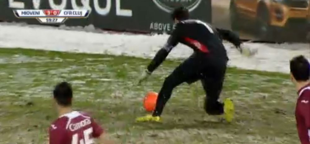 Gafa INCREDIBILA a lui Felgueiras cu Mioveni! Golul inexplicabil luat de CFR Cluj in Cupa Romaniei. Ce s-a intamplat. VIDEO