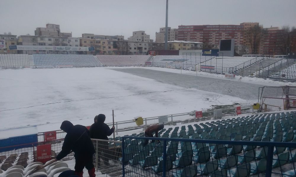 FOTO Fanii Otelului au participat la deszapezirea stadionului! Mesajul fanilor inainte de partida cu ASA&nbsp;