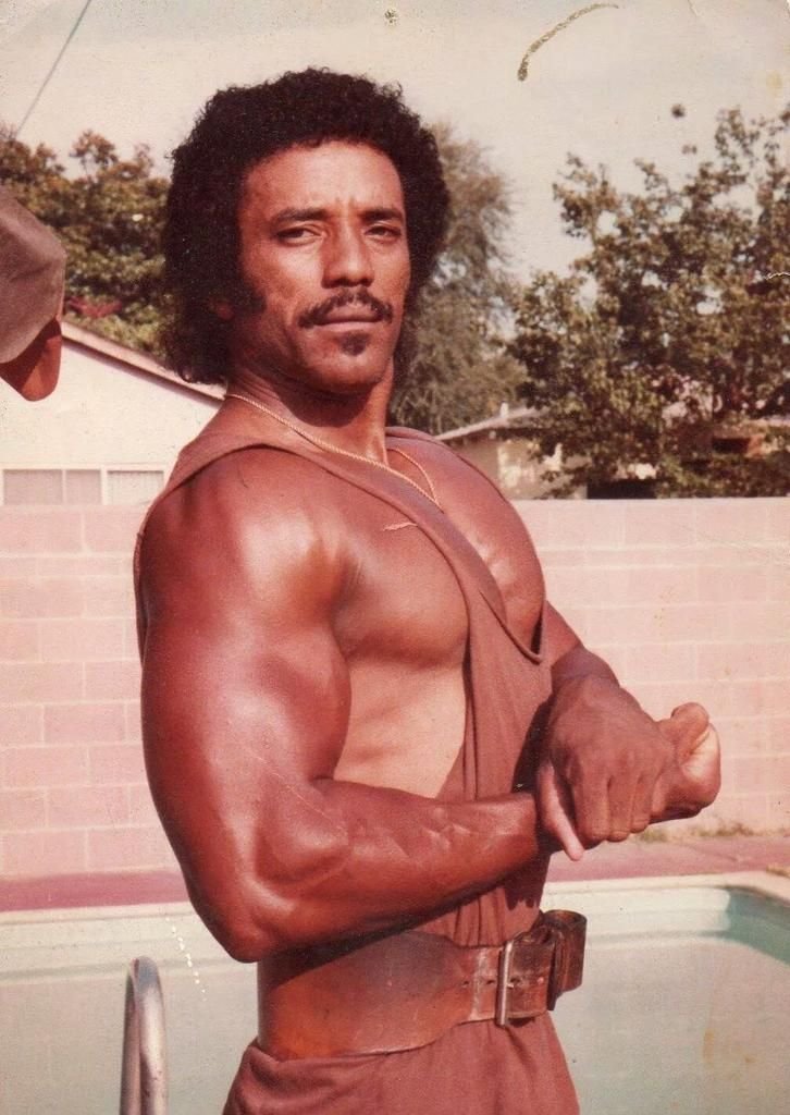 Cum arata cel mai musculos GANGSTER din anii '70! "I se spunea Poneiul de Piatra, este o legenda a cartierului" - FOTO