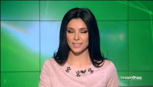 He s back! Georgievski a dat golul ANULUI In Australia! Lob superb peste portar de la 25 de metri. VIDEO