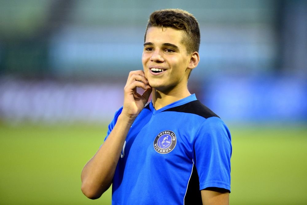 Prima reactie a "Regelui", dupa ce i-a facut fiului sau cel mai frumos cadou de Mos Nicolae: Ianis a debutat in Liga I