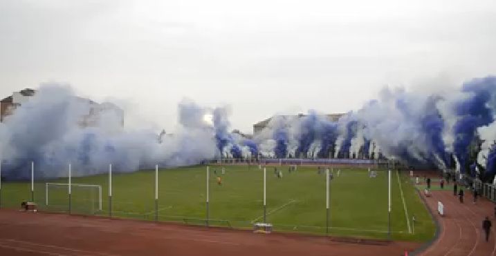 NE-BU-NI-E!!! Asta e cea mai tare galerie! S-a intamplat in Romania chiar azi, pe un stadion din liga a 4-a! SUPER VIDEO_2