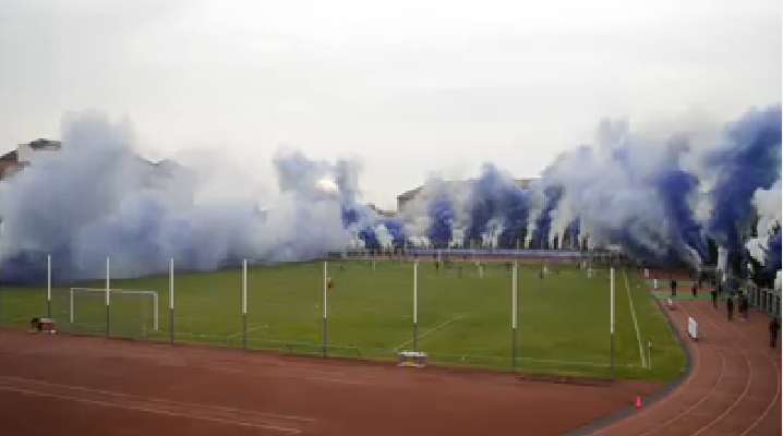 NE-BU-NI-E!!! Asta e cea mai tare galerie! S-a intamplat in Romania chiar azi, pe un stadion din liga a 4-a! SUPER VIDEO_3
