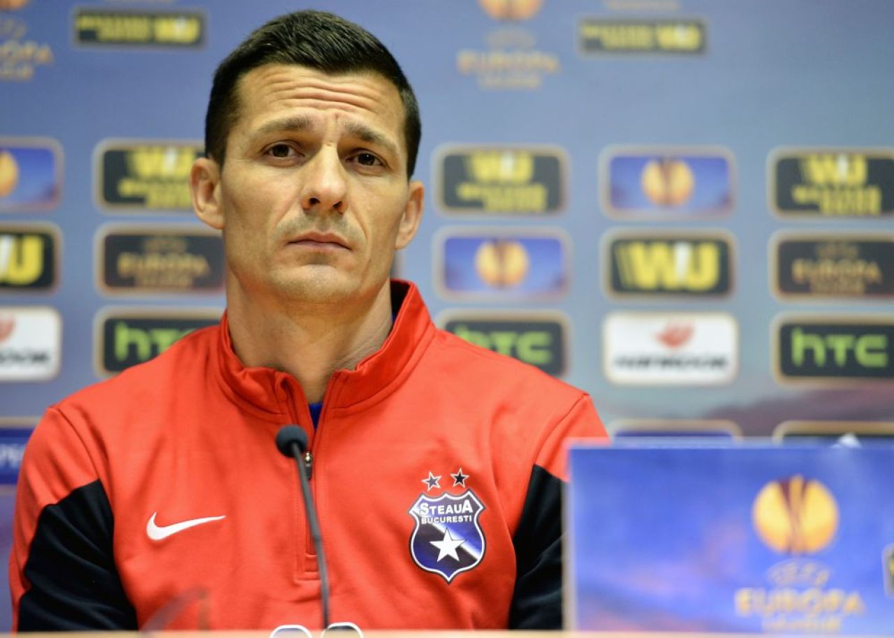 Steaua fara nume! Steaua isi schimba echipamentul pentru meciul cu CSMS Iasi, lucru pe care l-a mai facut si in 2005! Cum au aratat atunci tricourile_3