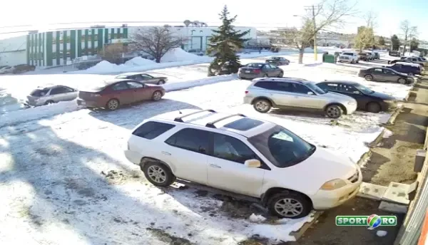 S-a acordat premiul pentru cea mai PROASTA parcare din 2014! Cat timp i-a luat unui sofer sa-si scoata masina! VIDEO