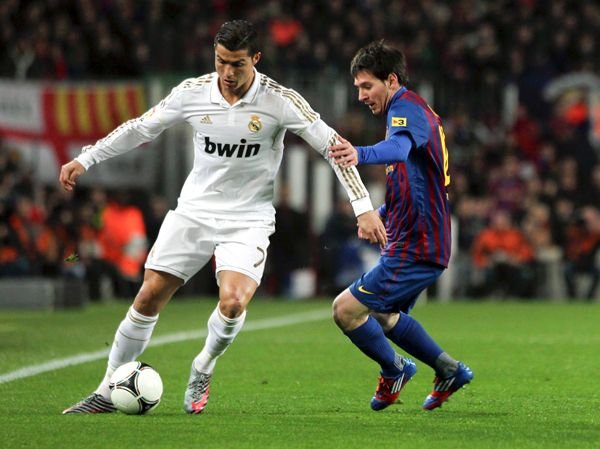 Ultima AROGANTA a lui Cristiano Ronaldo! Ce cadouri de LUX le-a facut colegilor de la Real