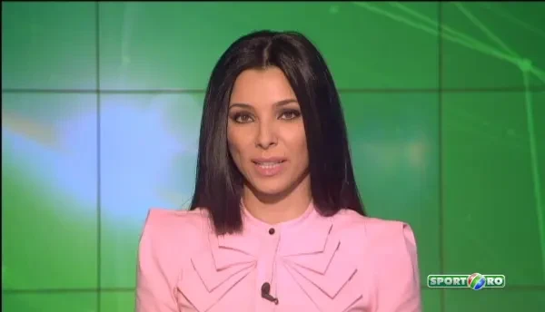 Cine nu-si permite o vacanta la ski pe Valea Prahovei, se poate da cu sania in desert, de Craciun :) VIDEO