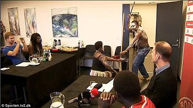 Reactia unica a unor parinti din Uganda cand au aflat ca fiul lor a fost chemat la nationala Danemarcei. Ce au facut la TV. VIDEO_2