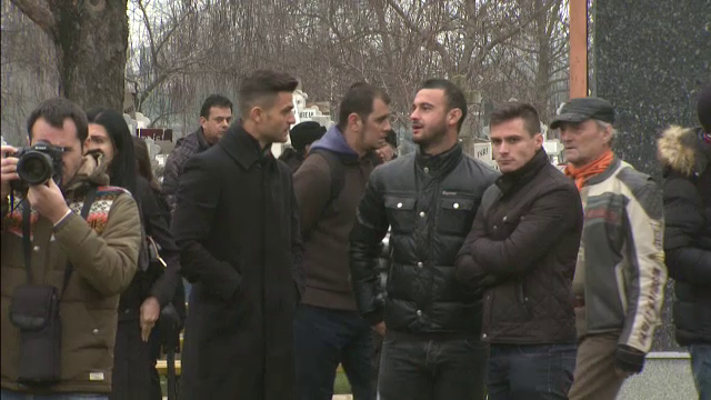 FOTO DOLIU in fotbalul romanesc! ADIO, Nae Manea! Peste 200 de persoane si-au luat adio de la legenda Rapidului!_18