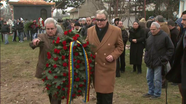 FOTO DOLIU in fotbalul romanesc! ADIO, Nae Manea! Peste 200 de persoane si-au luat adio de la legenda Rapidului!_19