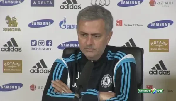 Nu mai radeti, nu mi se pare amuzant Ce se intampla cand telefonul lui Mourinho suna in timpul conferintei. VIDEO