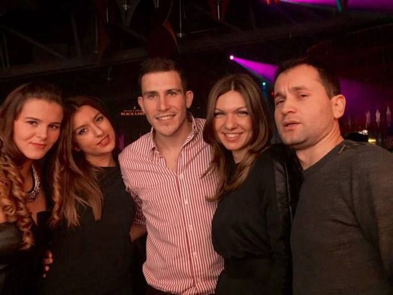 Aparitie rara a Simonei! Halep, petrecere in club alaturi de Marius Copil si Adrian Ungur! Cum s-a imbracat: FOTO_3