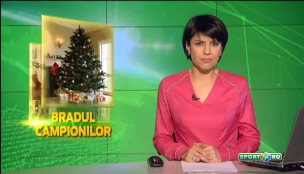 Cel mai tare brad de Craciun din Romania! Suporterul care a strans peste 700 de autografe de la fotbalisti celebri. VIDEO