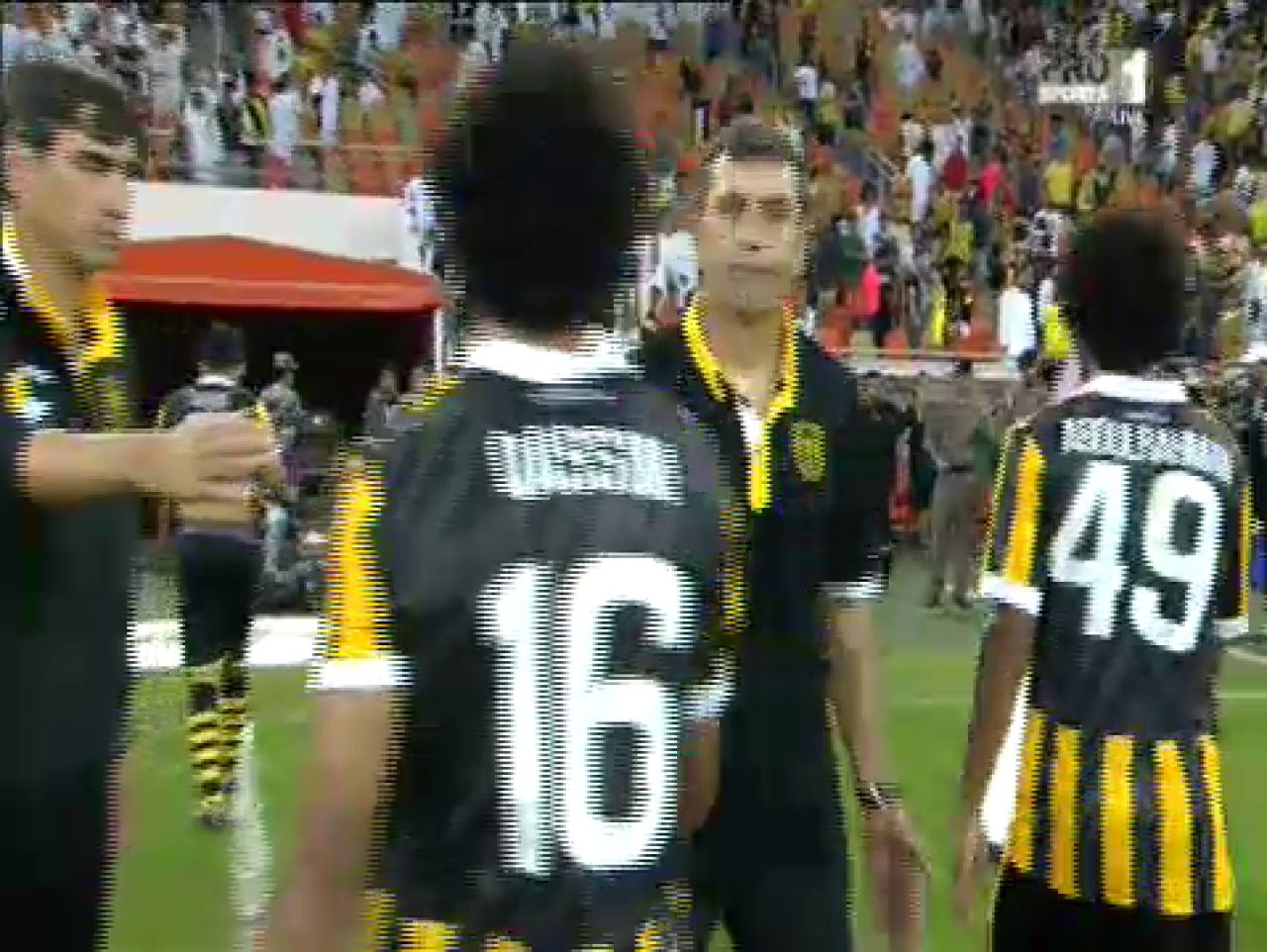 Scena INCREDIBILA pentru Piturca la finalul meciului pierdut cu Reghe! Ce a facut un jucator de la Al Ittihad catre Piti. FOTO_3