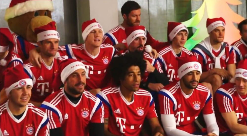 Show total la Bayern Munchen! Jucatorii s-au costumat in Mos Craciun si au inceput sa cante. Ce a iesit. VIDEO