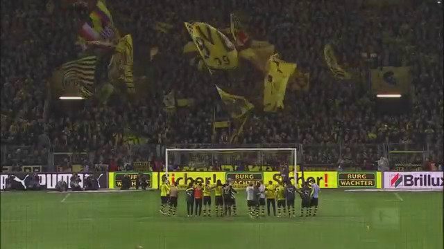 FABULOS! Momentul in care galeria lui Dortmund canta Jingle Bells impreuna cu jucatorii! VIDEO