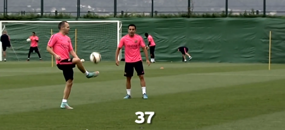 JOGA BONITO! Iniesta, Xavi si Busquets au demonstrat de unde vine tiki taka! Super show facut la antrenament de cei trei - VIDEO