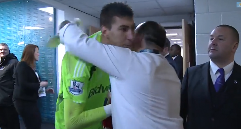 Oooo, Chef! :)) Imagini senzationale cu Pantilimon dupa ce s-a intors la Manchester City! Ce i-a strigat Hart cand l-a vazut