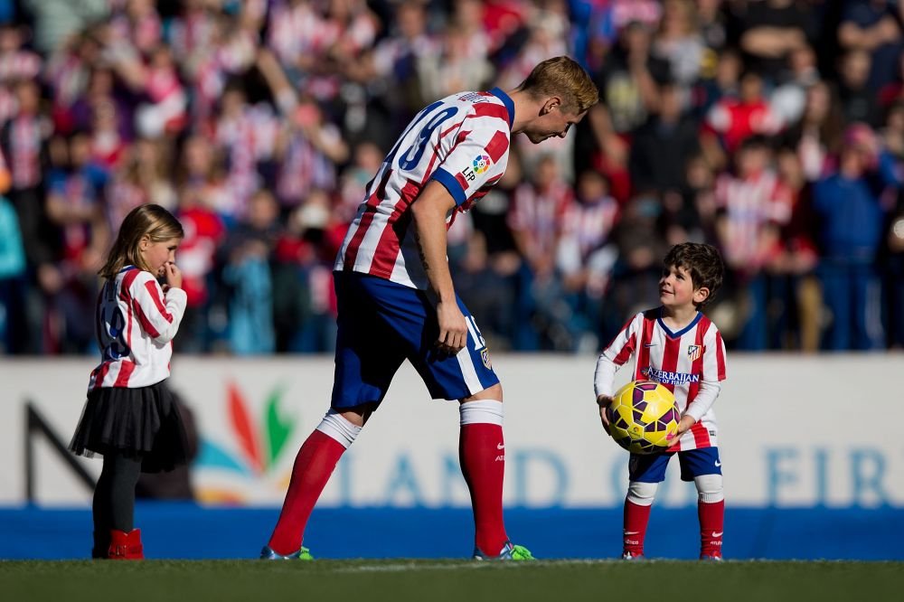 Imagini fantastice la Madrid! Tot stadionul lui Atletico s-a umplut la revenirea lui Torres. Mesajul emotionant in fata lor_2