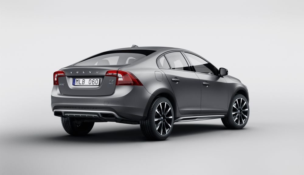 FOTO Volvo a lansat un nou TIP de masina! E de lux, dar nu e limuzina; are forma de sedan, dar e pregatita pentru offroad_7