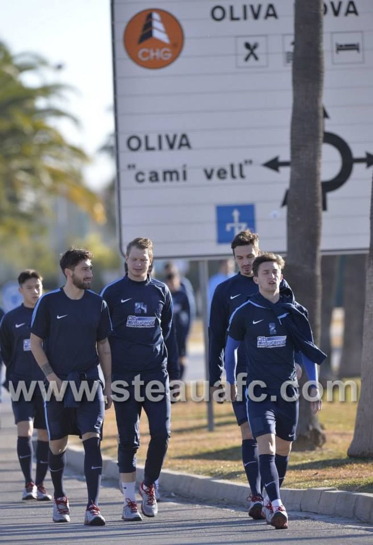 Surpriza de care au avut parte jucatorii Stelei la primul antrenament din 2015! Ce au avut pe piept in locul siglei. FOTO_2