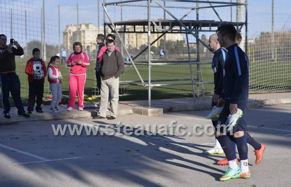 Surpriza de care au avut parte jucatorii Stelei la primul antrenament din 2015! Ce au avut pe piept in locul siglei. FOTO_4
