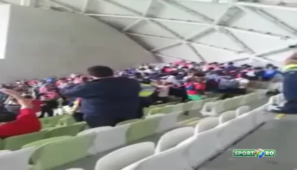 FABULOS! Imaginea anului! Ce au scandat ULTRASII din Coreea de Nord la meciul cu echipa lui Olaroiu de la Cupa Asiei
