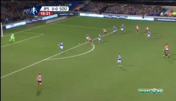 Ipswich 0-1 Southampton. Long deschide scorul in minutul 19