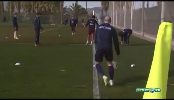 VIDEO | Imagini din cantonamentul Stelei! Ros-albastrii au lasat-o mai moale cu TRX-ul si s-au relaxat la tenis: Tanase, lovit in fata de Latovlevici