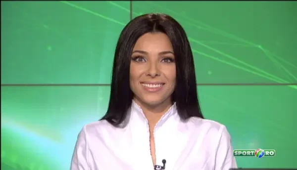 Simona Halep se lupta in aceasta noapte cu...Lady Gaga din tenis. Americanca Mattek-Sands este cea mai extravaganta jucatoare din circuitul WTA.