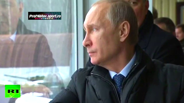 Cea mai ciudata cursa vazuta vreodata pe o pista. Putin a privit mai plictisit ca niciodata :))