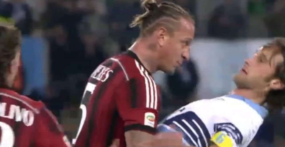 Scene INCREDIBILE in Serie A! Mexes si-a strans de gat un adversar! Colegii de la Milan au innebunit dupa faza asta! VIDEO