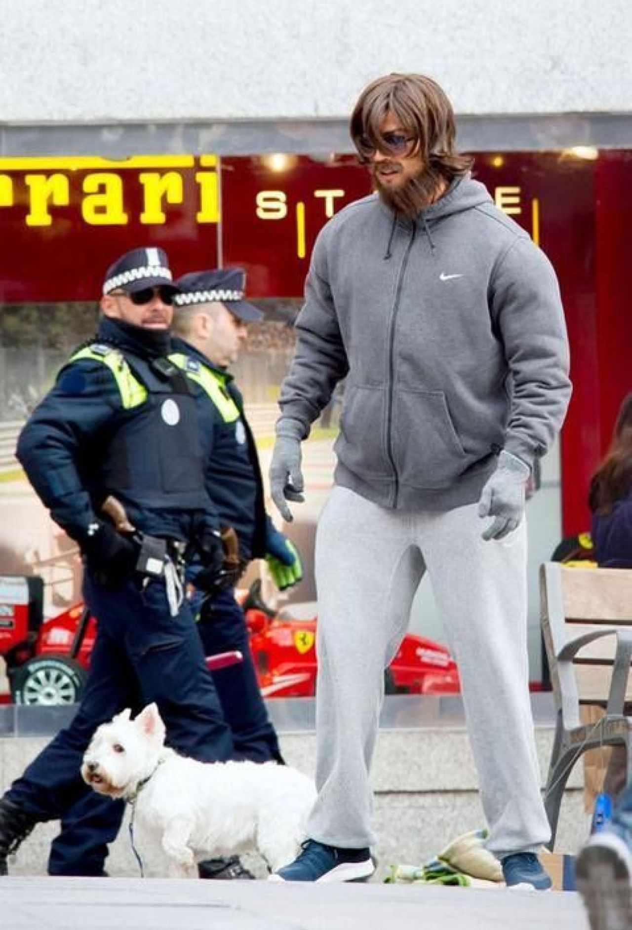 VIDEO Cristiano Ronaldo, deghizat, surprins in timp ce facea JONGLERII din centrul Madridului! MOTIVUL pentru care a facut acest gest_3