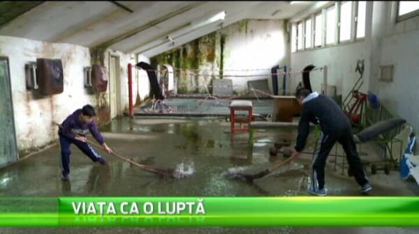 Asa arata cea mai URATA sala de box din Romania! Conditiile de aici sunt peste orice ti-ai putea imagina! VIDEO