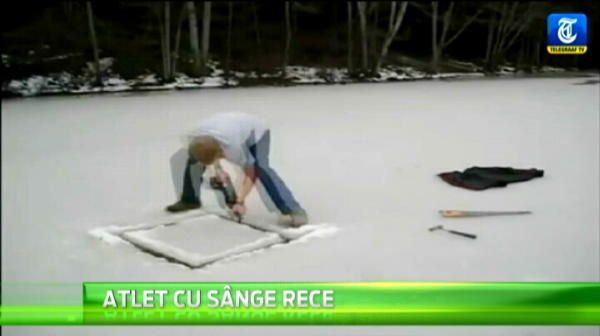 ULTIMA NEBUNIE: Asta e cel mai dement sport extrem! Cum a reusit un om sa inoate pe sub gheata