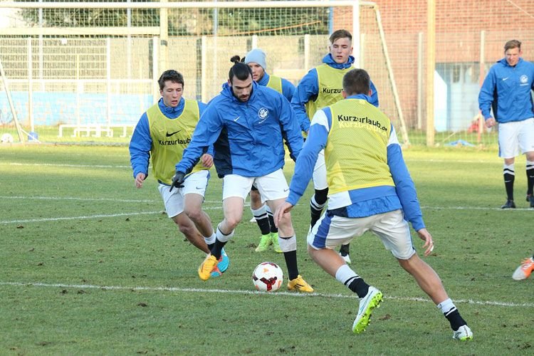 Doi fosti romani de nationala, in probe la o echipa care se zbate la retrogradare in Liga a 3-a germana! Unul dintre ei e dorit si de Dinamo