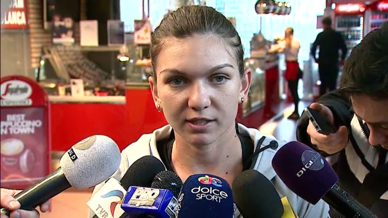 Surpriza pentru Simona Halep azi la revenirea in Romania. Cu ce s-a trezit pe aeroport, in Bucuresti. FOTO_3