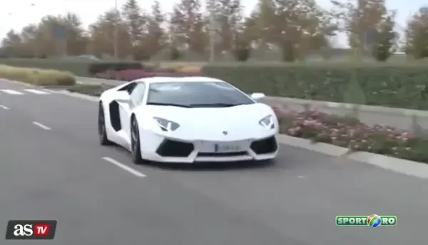 Cadou pentru Balonul de Aur sau consolare pentru despartirea de Irina? Cu ce BOLID nou a aparut Ronaldo la antrenament. VIDEO