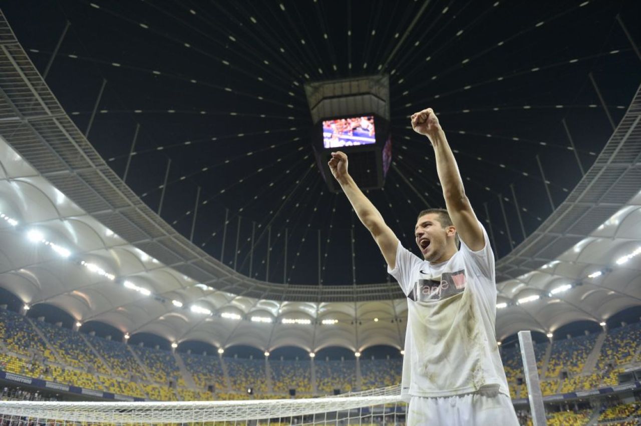 Imagini fantastice cu GARAJUL DE SEIC al ultimului transfer din Ghencea. Cu ce supermasini vine Tucudean la Steaua. FOTO_7