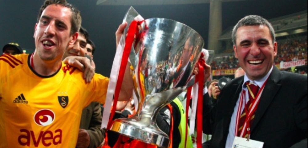 De la unicul jucator din Europa care s-a batut cu Messi si CR7, la pustiul RECORD al Romaniei. TOP 10 fotbalisti lansati de Hagi_12