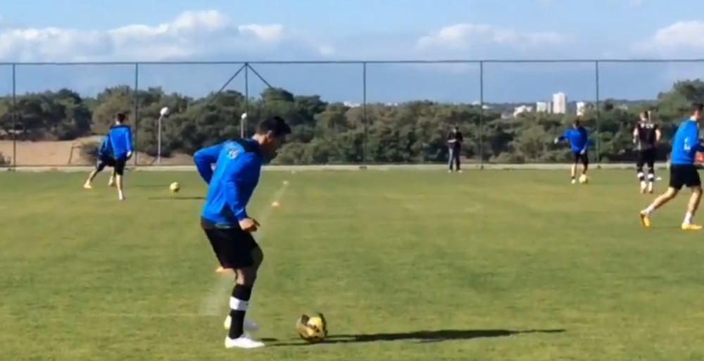 SUPER VIDEO! Ce a patit Banel cand a incercat sa dribleze la primul sau antrenament la Viitorul :)