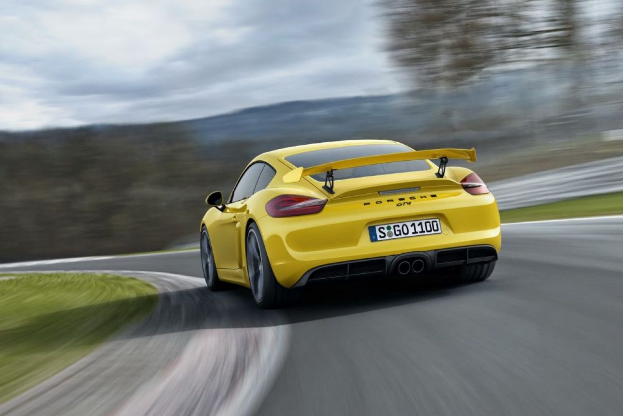 FOTO O noua bijuterie de la Porsche! Are 380 de cai si consuma doar 10 l/100km! Uite cum arata_1