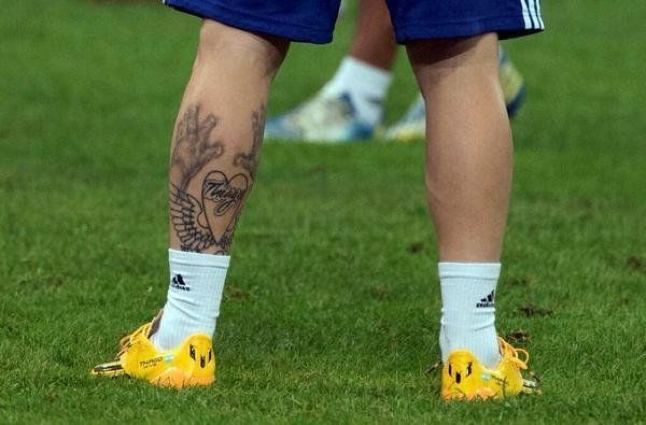 Messi se UMPLE de tatuaje! Starul Barcei si-a facut un desen imens pe brat, dupa cele dedicate fiului si mamei sale_3