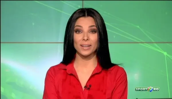 NEBUNIE! Americanii vor sa se indragosteasca de rugby! Cum le explica fetele SEXY care sunt regulile! VIDEO