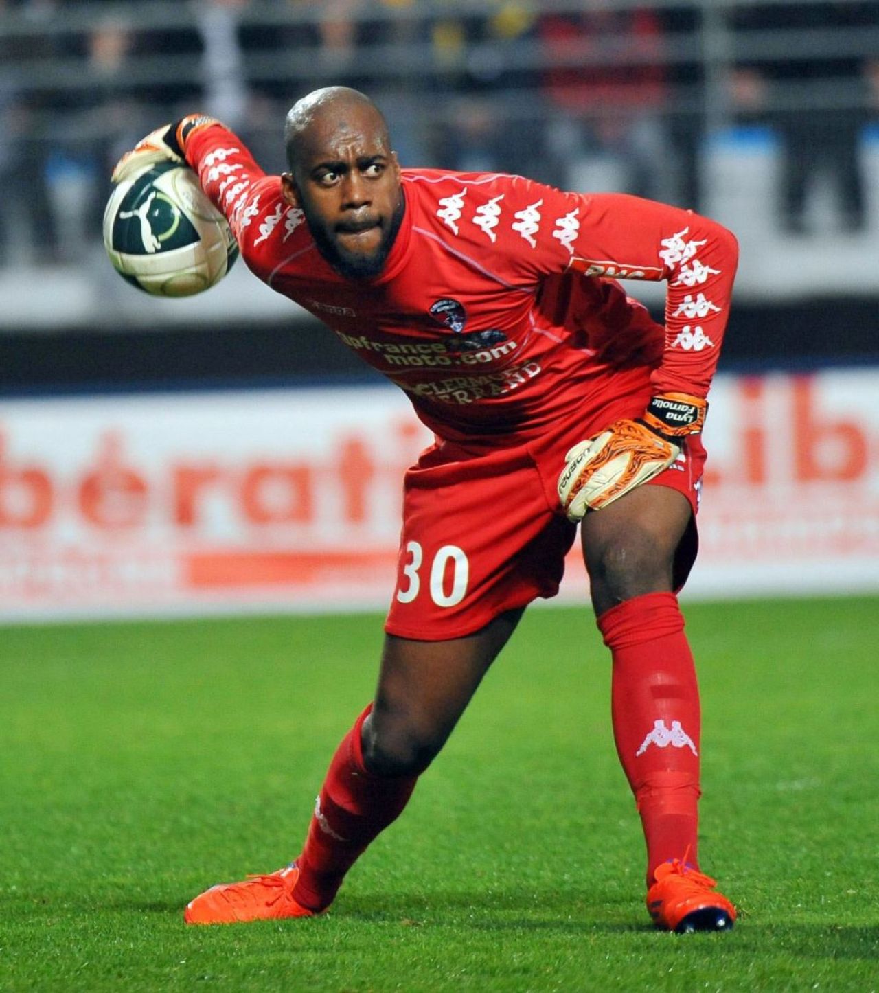 GIGANTUL de aproape 2 metri crescut de Bordeaux pe care Dinamo l-a adus in probe. Ar putea fi al 12-lea transfer al iernii_1