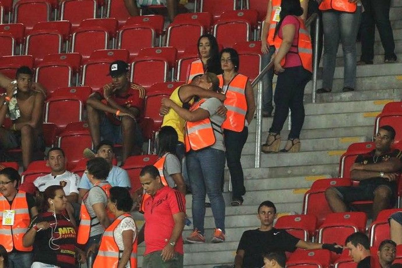 PREMIERA! Clubul care le-a angajat pe MAMELE ultrasilor pentru a opri violenta: