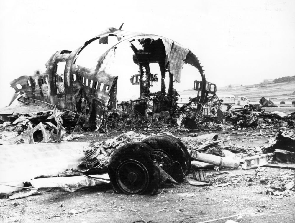 AVIONUL cazut in '61 a fost gasit tocmai acum! Tragedia din urma cu 54 de ani a ucis opt jucatori de fotbal!