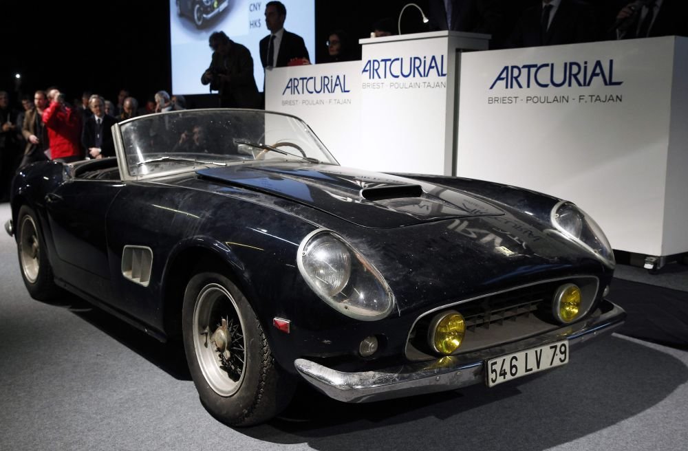 Cum arata Ferrari-ul de 23 de MILIOANE de dolari! Masina a fost abandonata zeci de ani intr-un hambar. FOTO
